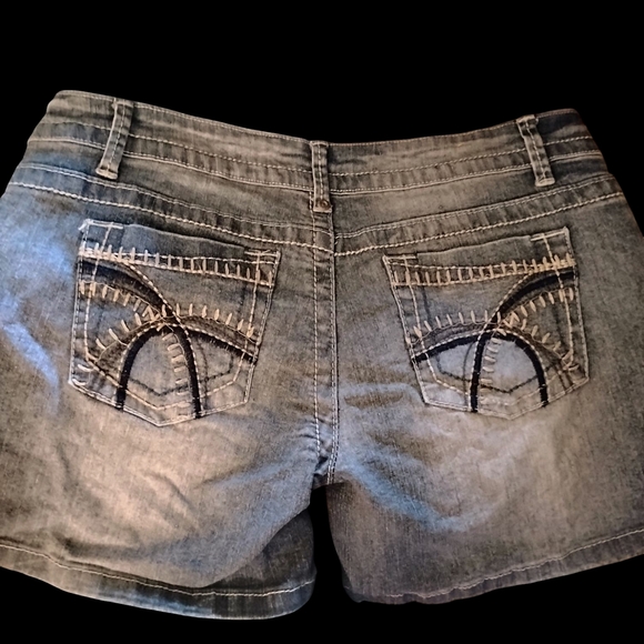 Rue21 Faded Blue Jean Shorts - Picture 2 of 10